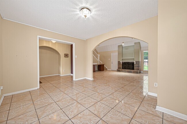 Building Photo - 30207 E Geneva Dr