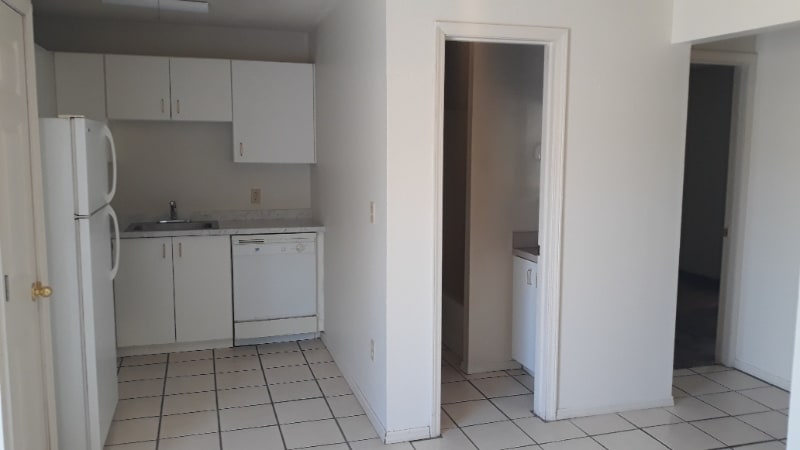 Building Photo - 606-606 24th St