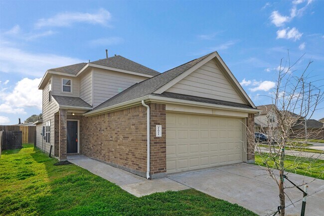 Building Photo - 21911 King Hts Ln