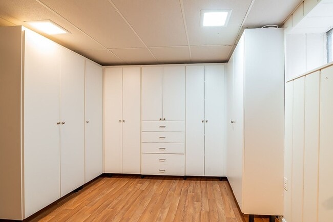 Building Photo - MUST SEE! Cozy Corner Cape in Chevy Chase is Move-in Ready!