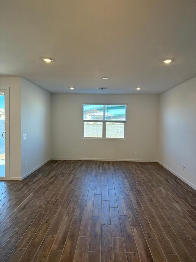 Building Photo - 17816 W Coolidge St