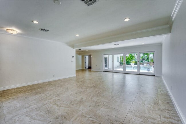 Building Photo - 2000 Admirals Way