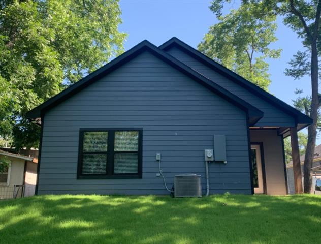 Building Photo - 1004 W Hanna St