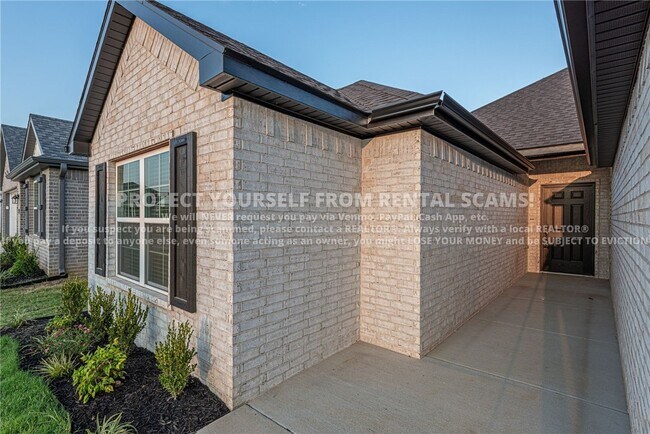 Building Photo - 4189 W Barhem Dr