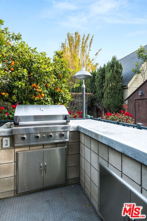 Building Photo - 4635 N Clybourn Ave