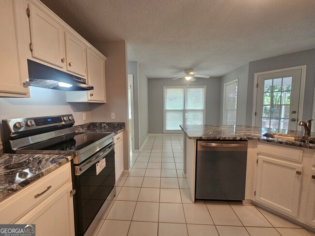 Building Photo - 30 Glenridge Dr