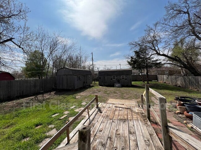 Building Photo - 4716 SE 27th St