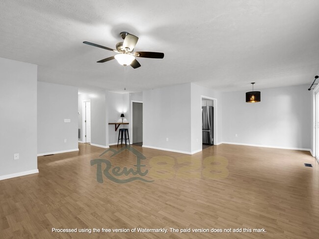 Building Photo - 15 Dawson Pl