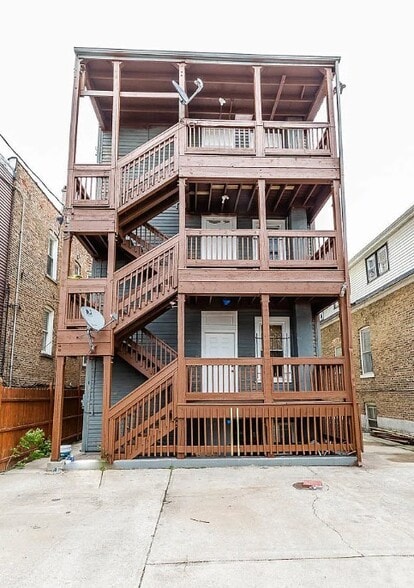 Building Photo - 2310 N Kenneth Ave