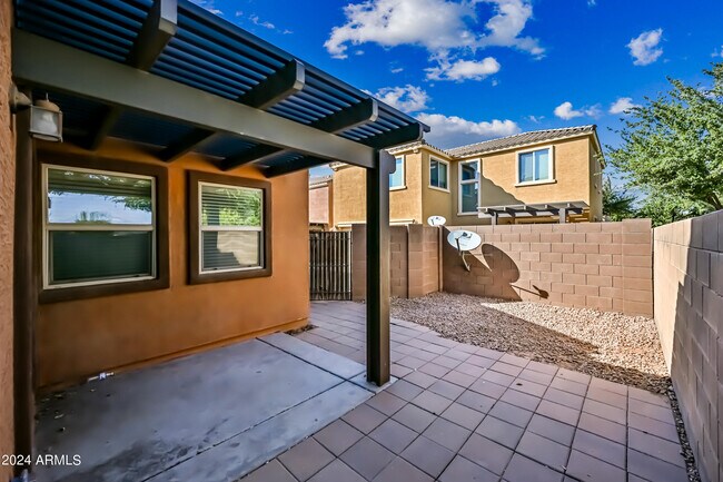 Building Photo - 2257 S Ponderosa Dr