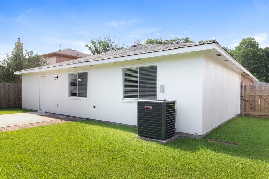 Building Photo - 4815 Gypsy Forest Dr