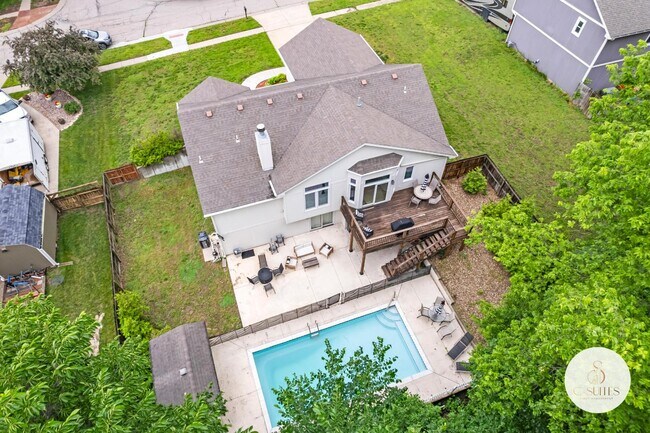 Building Photo - 1709 NW 33rd Pl