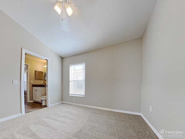Building Photo - 10041 Creek Bluff Dr