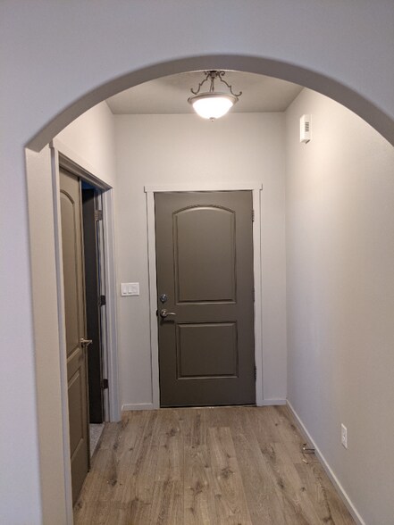 Building Photo - 5814 Sidon Ln