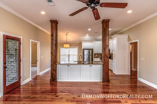 Building Photo - 117 Millhouse Drive