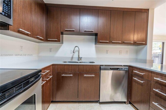 Building Photo - 300 Majorca Ave