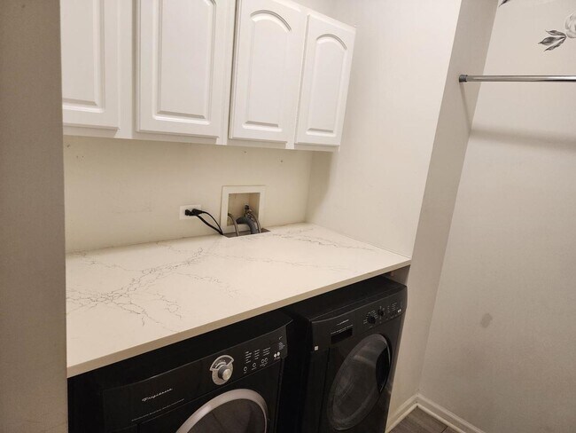 Building Photo - 2822 Gypsum Cir
