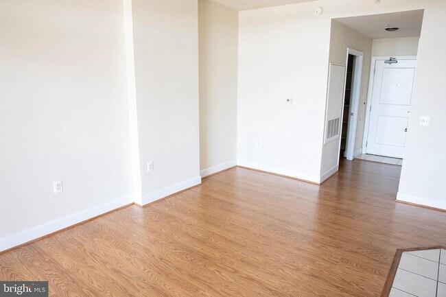 Building Photo - 3600 S Glebe Rd