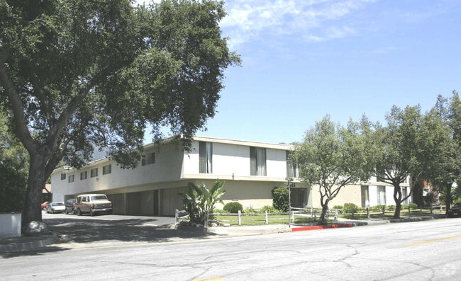 Building Photo - 525 E Olive Ave