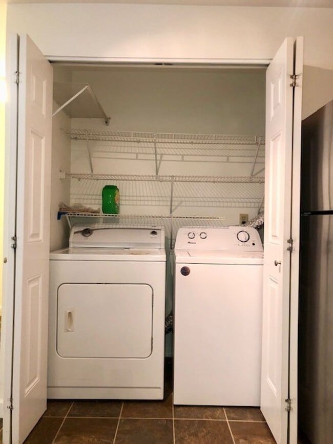 Building Photo - 2Bd/2Ba Kenmore Condo