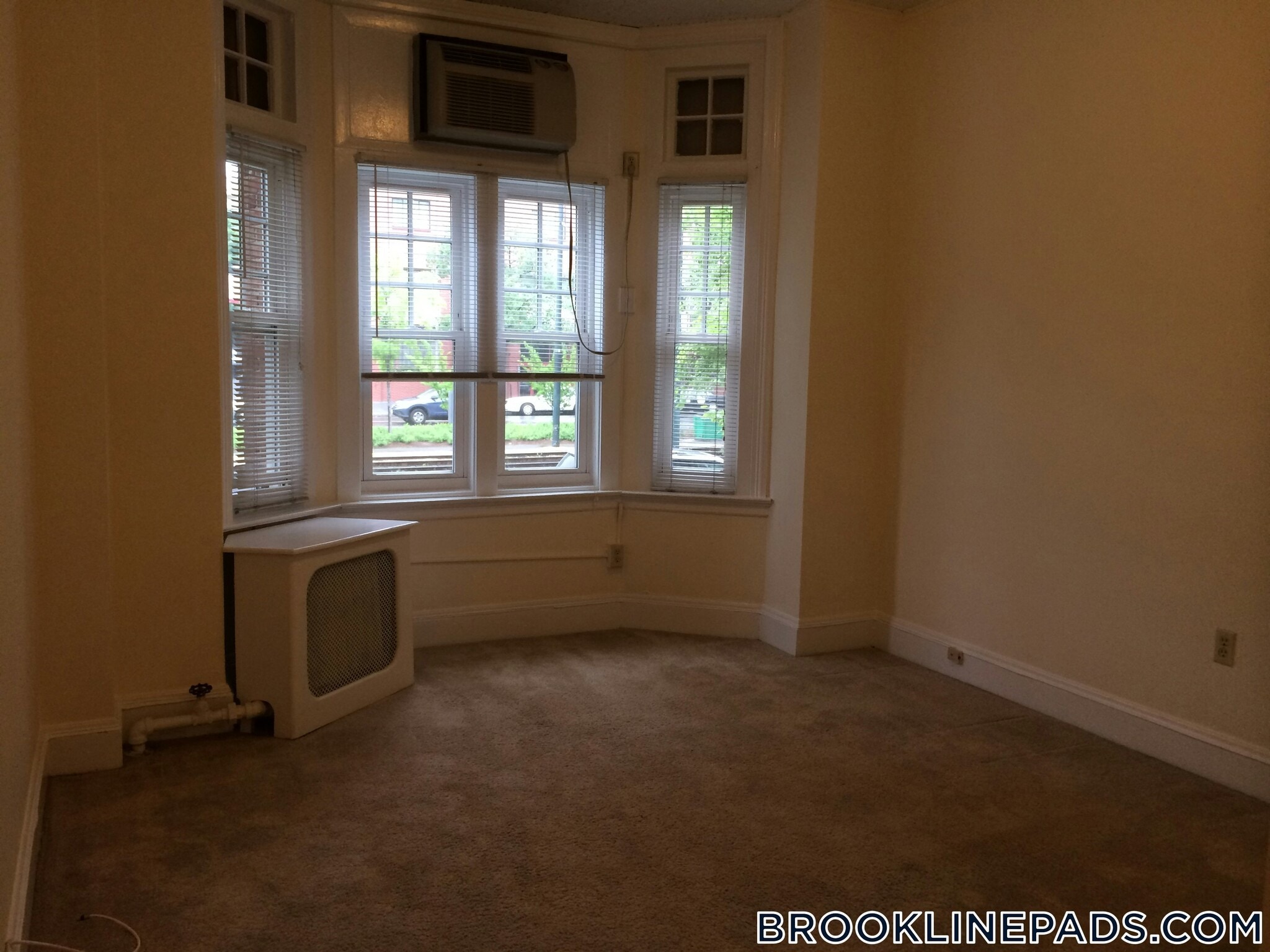 Building Photo - 1223 Beacon St