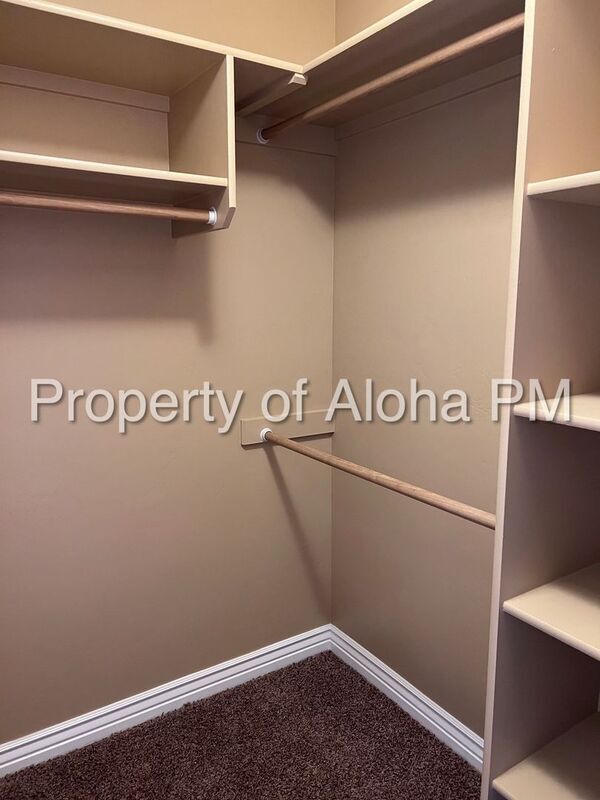 Building Photo - 4542 Brennen St W