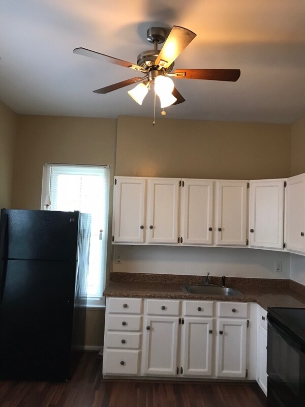 Building Photo - 608 Walnut St