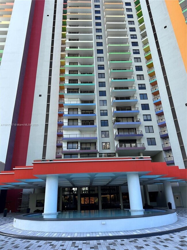 Building Photo - 1581 Brickell Ave