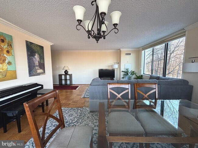 Building Photo - 5225 Pooks Hill Rd