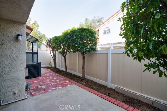 Building Photo - 22956 Estoril Dr