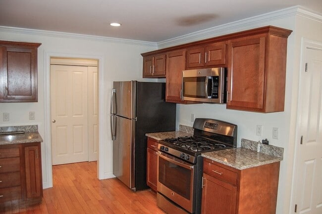 Building Photo - 10 Manahan St