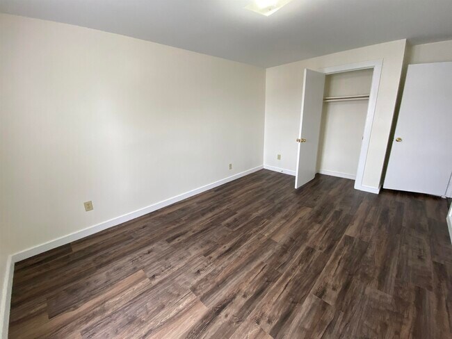 Building Photo - 143 Second St