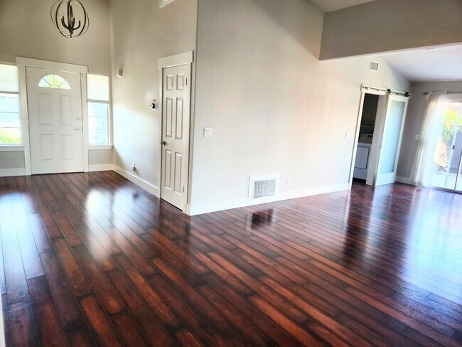 Building Photo - Nipomo Single Story Newly Updated