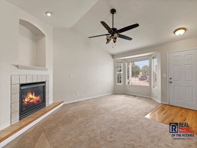 Building Photo - Charming 3 Bed, 2 Bath Home with 3-Car Gar...