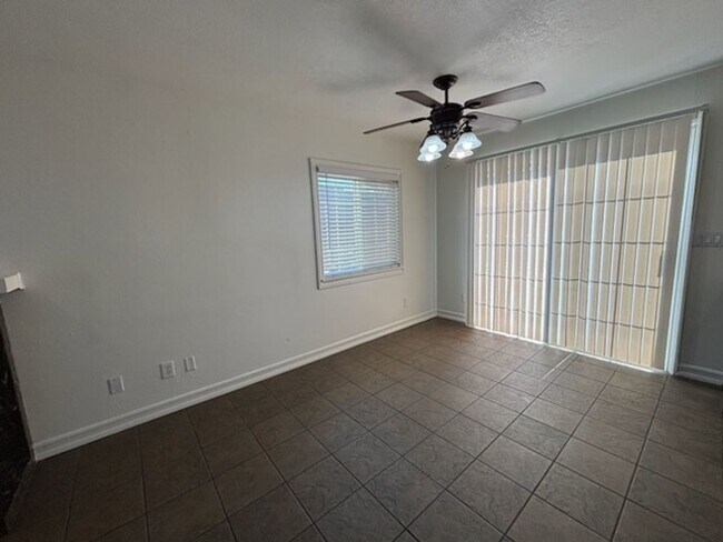 Building Photo - 12094 Coachman Ln
