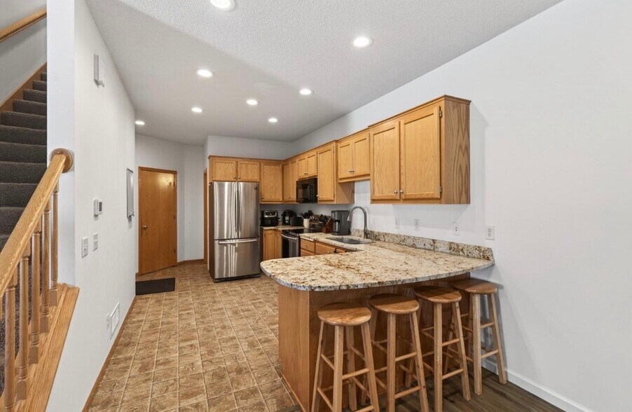 Building Photo - 7823 W 145th St