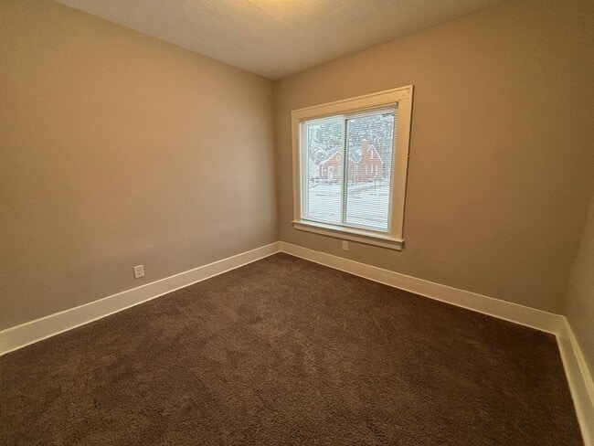 Building Photo - 22065 Linwood