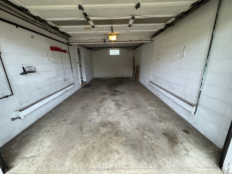 Building Photo - 2224 Tennyson St NW