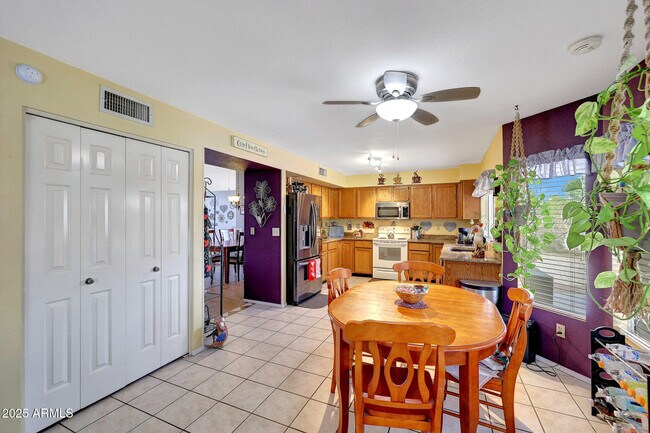 Building Photo - 15237 N 61st Dr