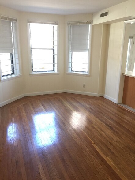 Building Photo - 1135 Commonwealth Ave