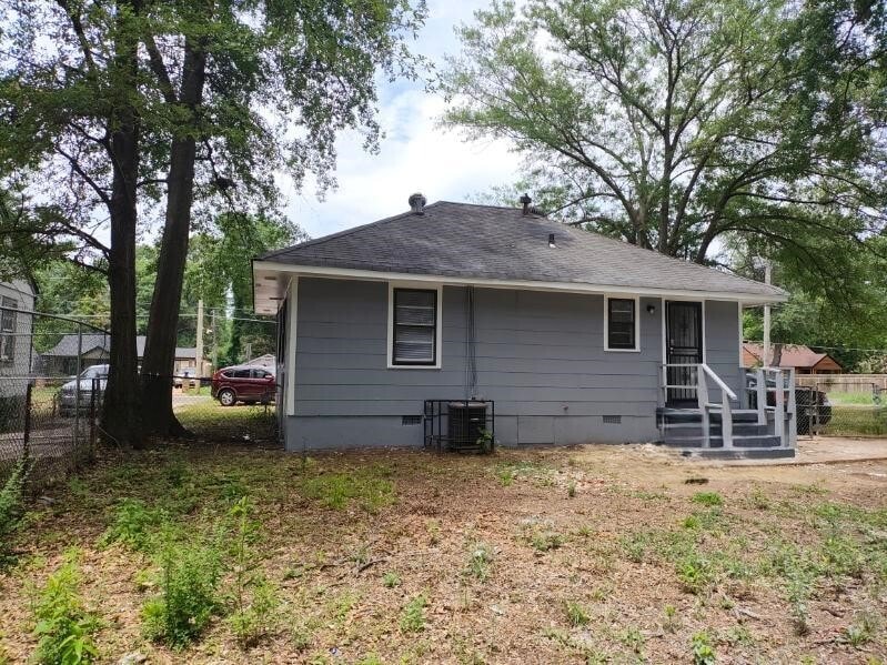 Building Photo - 3451 Sharpe Ave