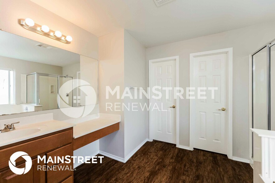 Building Photo - 823 Creek Gate