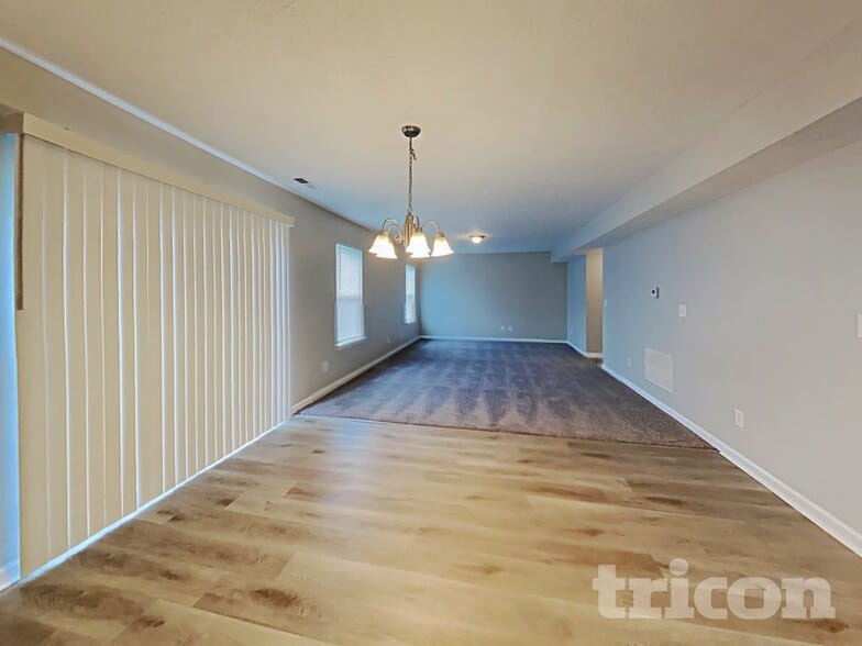 Building Photo - 501 Foliage Ln