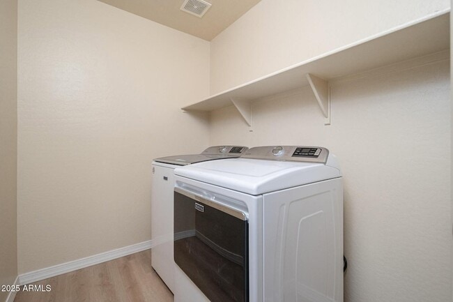 Building Photo - 25256 W Darrel Dr