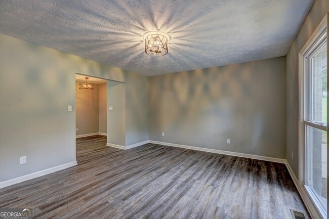 Building Photo - 215 Fond Ct