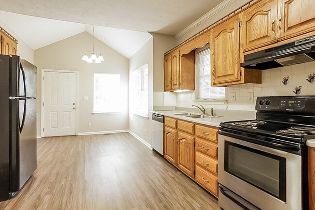 Building Photo - Charming 3 Bedroom Home in Graniteville