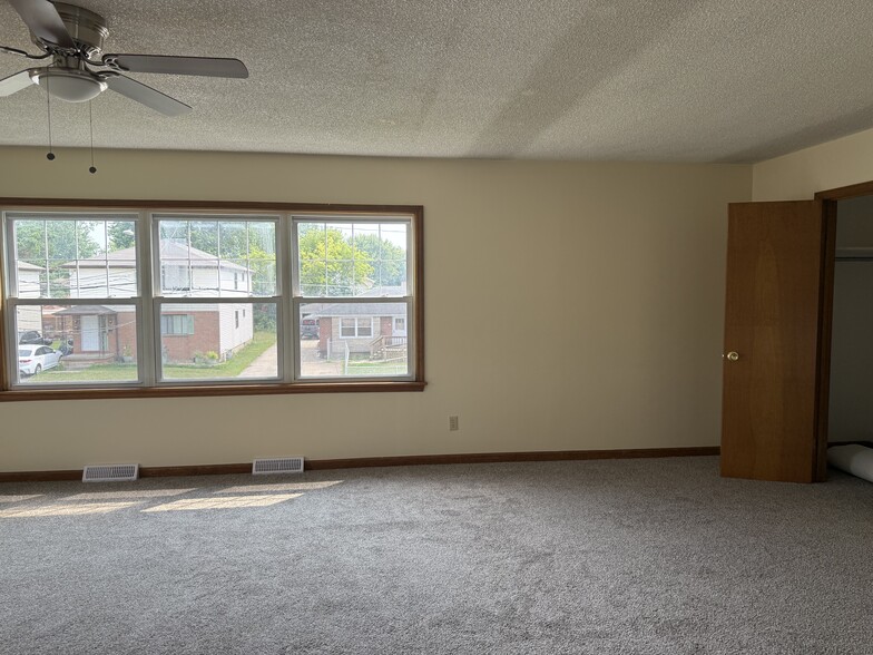Building Photo - 54 Knowlton Ave