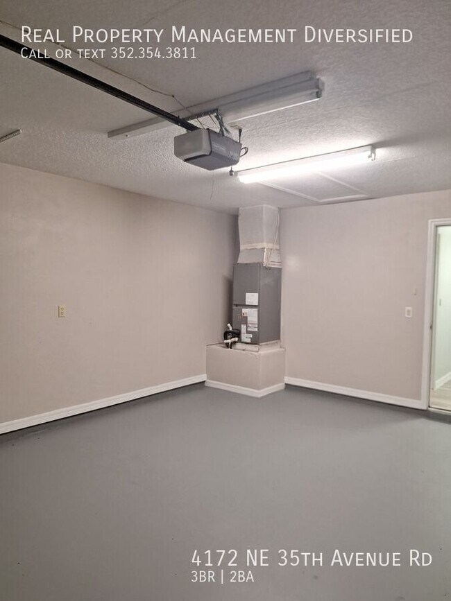 Building Photo - 4172 NE 35th Avenue Rd