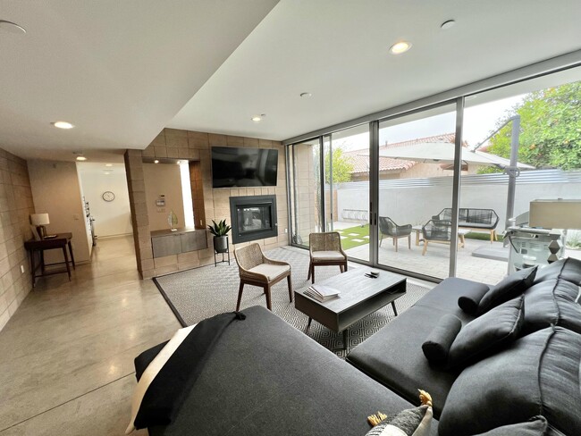 Building Photo - 73801 Shadow Mountain Dr