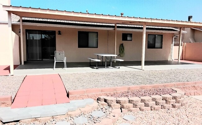 Building Photo - Heritage Hills Four Bedroom